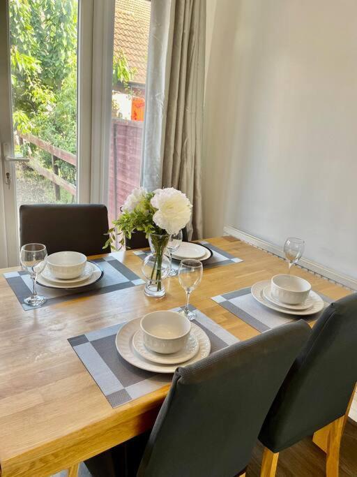 The Herald House Dartford 3 Bedroom Apartment Exterior photo
