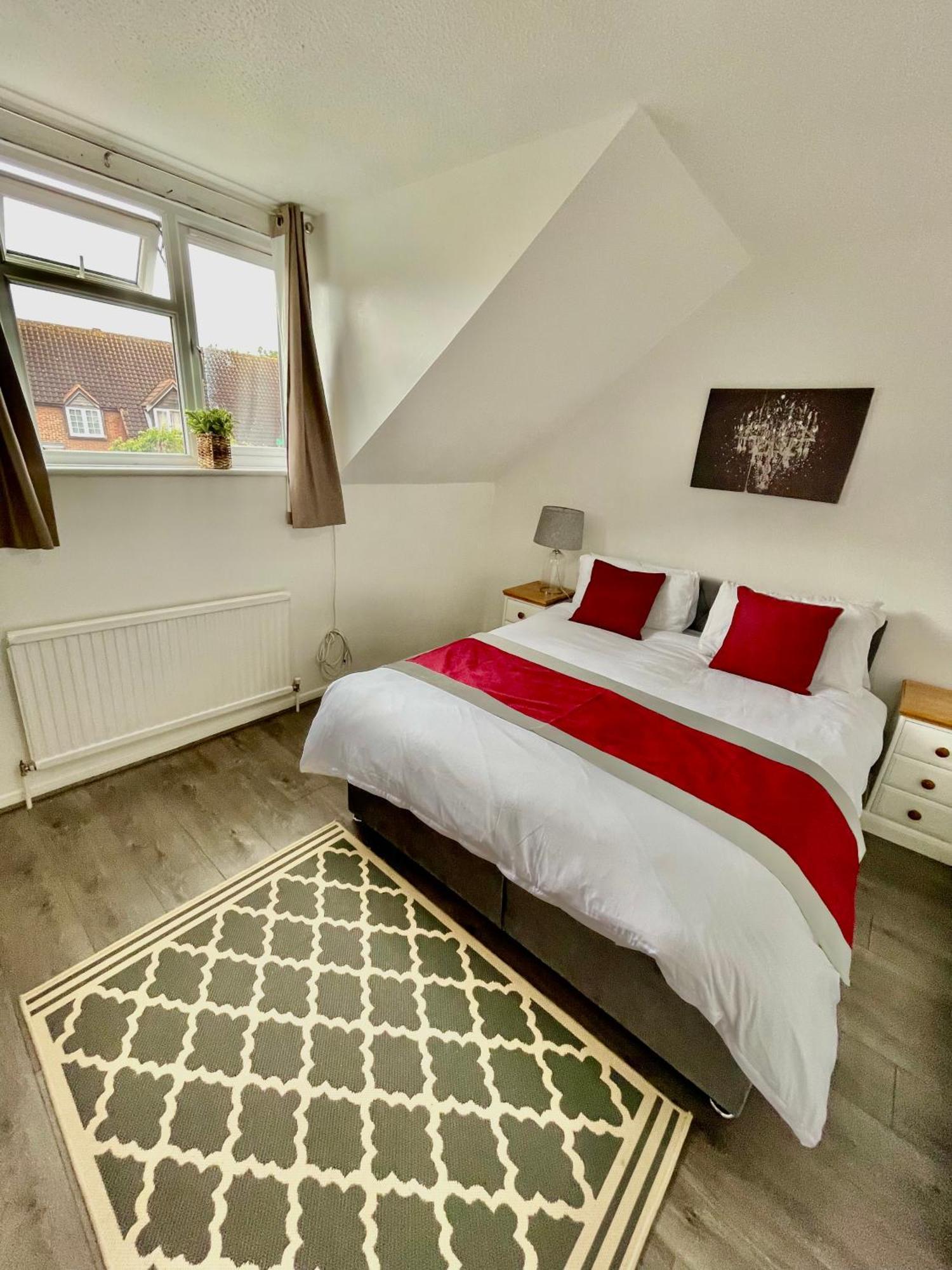The Herald House Dartford 3 Bedroom Apartment Exterior photo